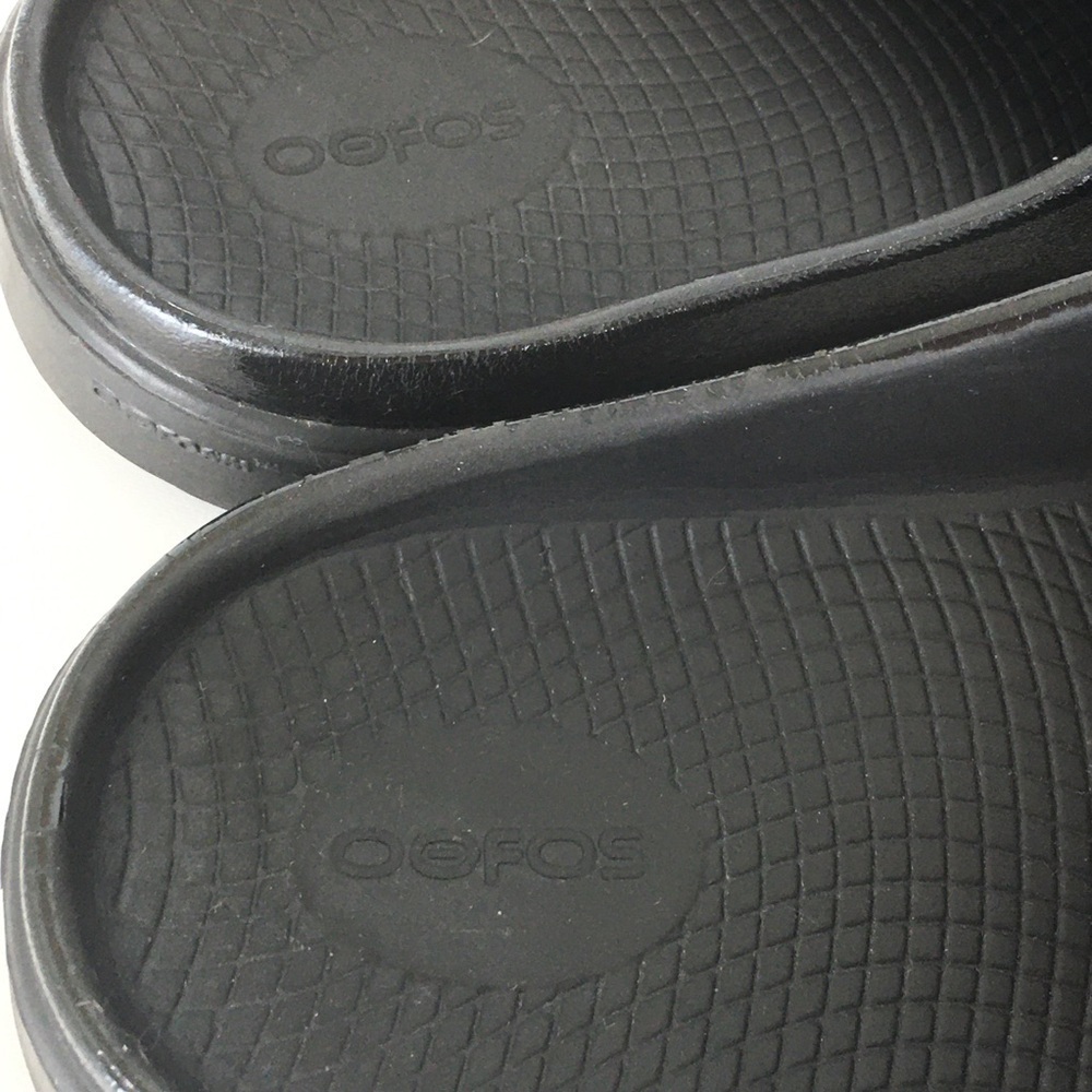 OOFOS Oocloog Luxe Recovery Shoes Men’s Size 9 Comfort Slip On Mules Clogs Black - Picture 11 of 14